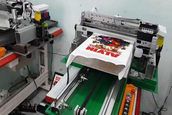 in kéo lụa trên vải